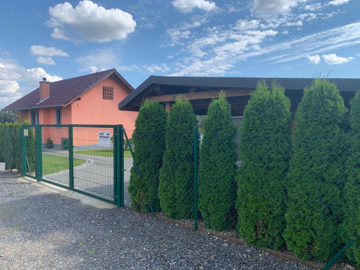 Willa Rozowy Domek Rakowice Male Bagian luar foto